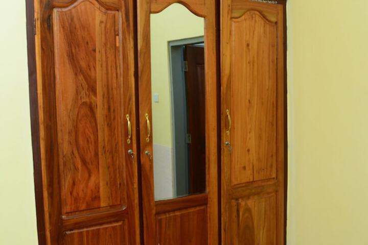 Room 8 of 17