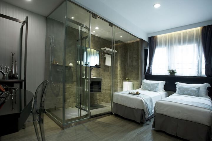 Room 30 of 87