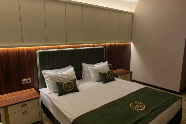 Room 3 of 23