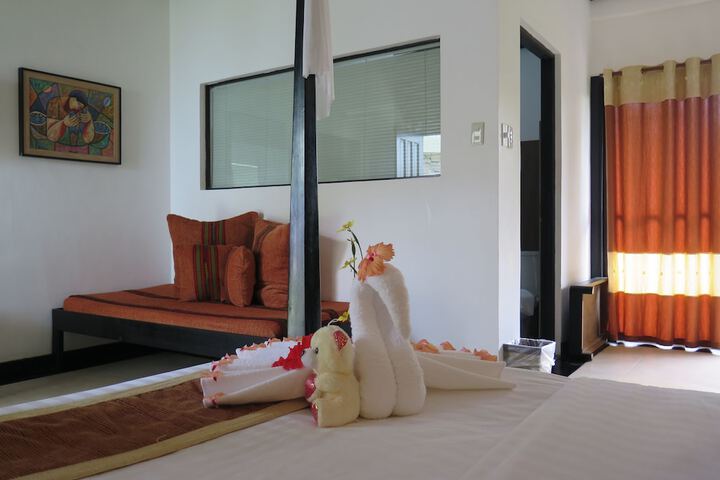 Room 14 of 97