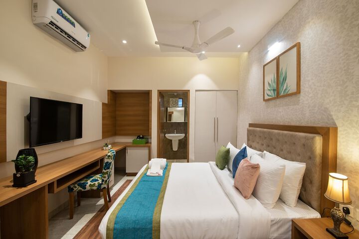 Room 12 of 36
