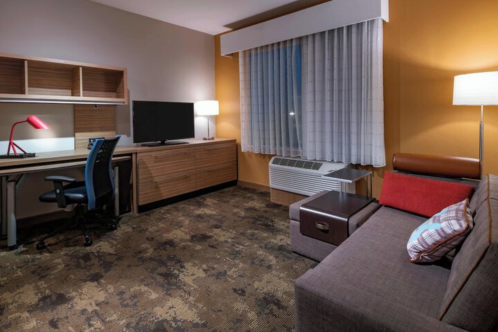 Room 9 of 25