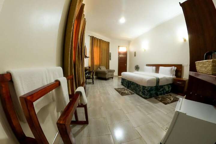 Room 4 of 35