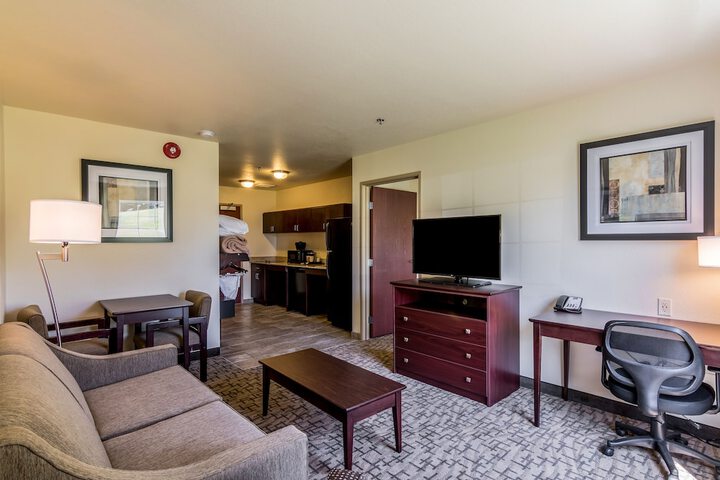Suite Queen Bed (13 of 17)