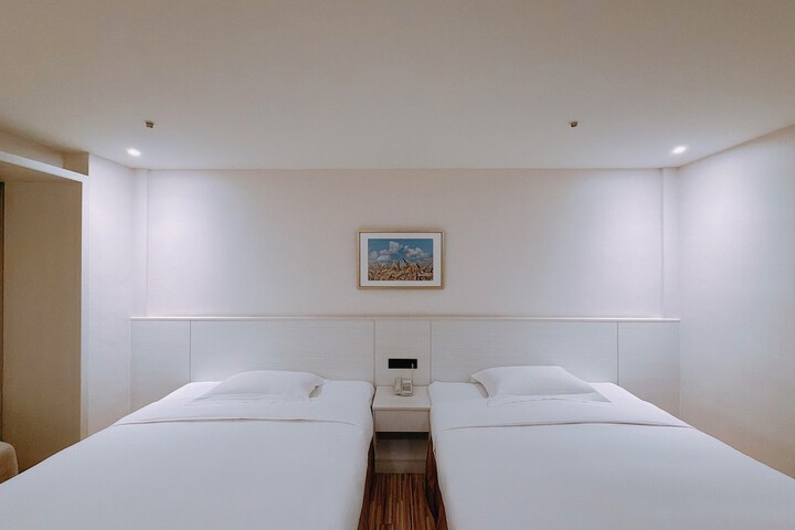 Room 42 of 69