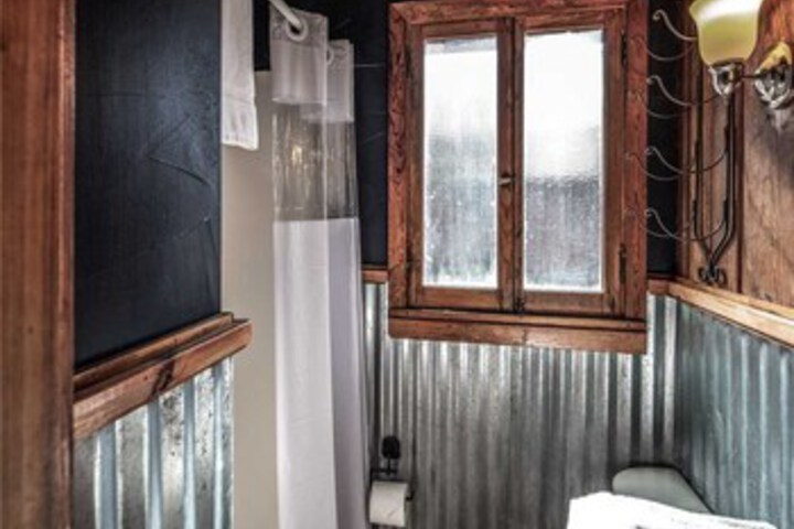 Room 3 of 29