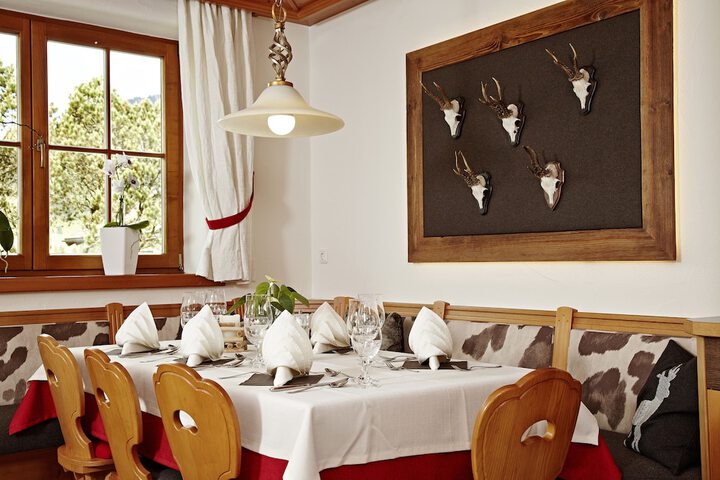 Dining 33 of 55