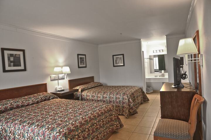 Room 8 of 11