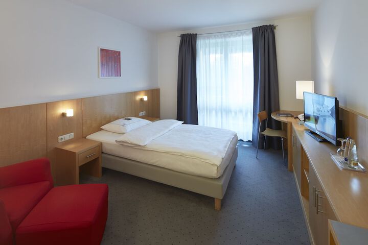 Room 9 of 68