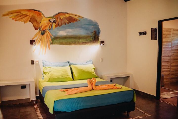 Room 5 of 8