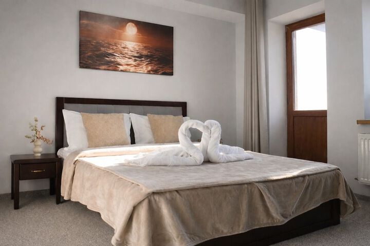 Room 8 of 27