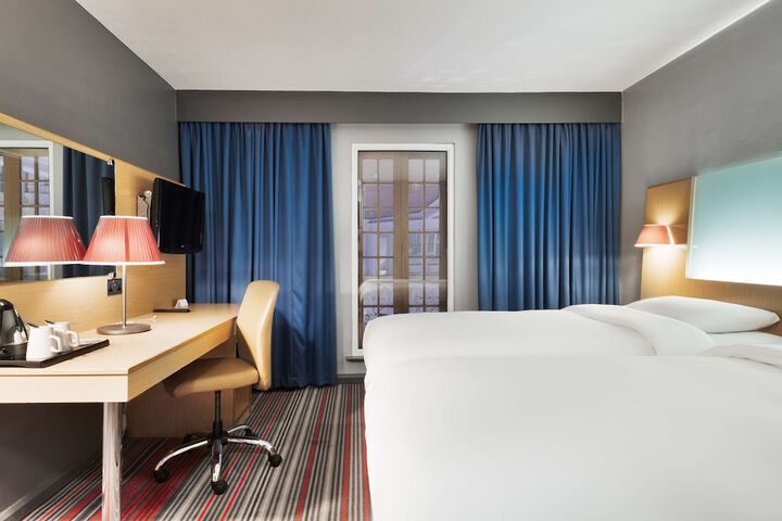 Room 13 of 29