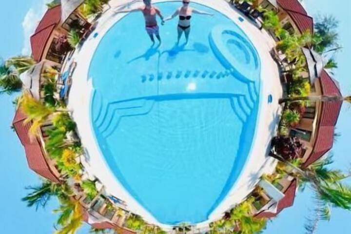 Pool 13 of 26