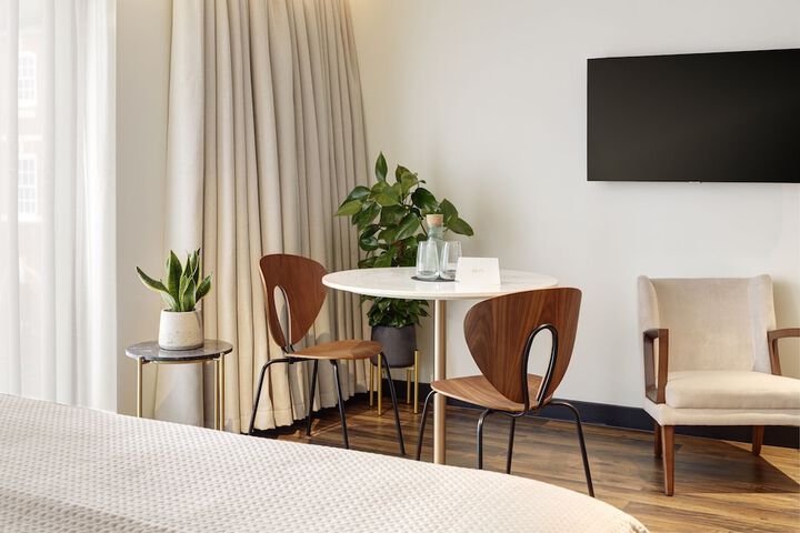 Room 19 of 27