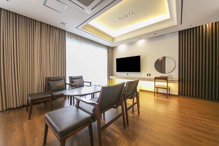 Room 46 of 77