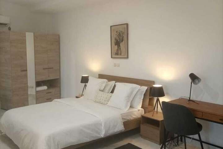 Room 15 of 28