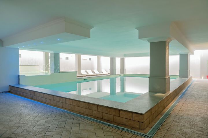 Hotel with Pool