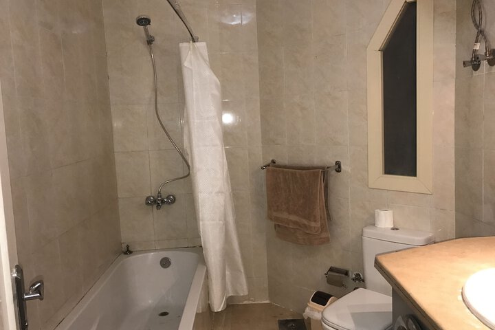 Room 99 of 126