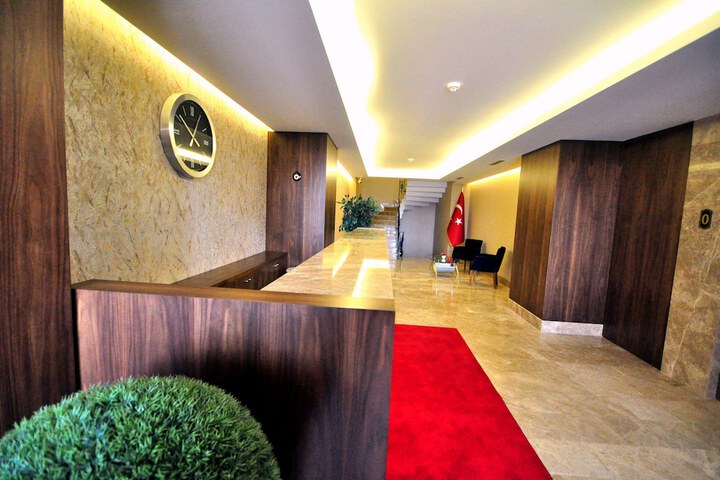 Entrance & Lobby
