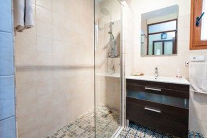 Room 2 of 19