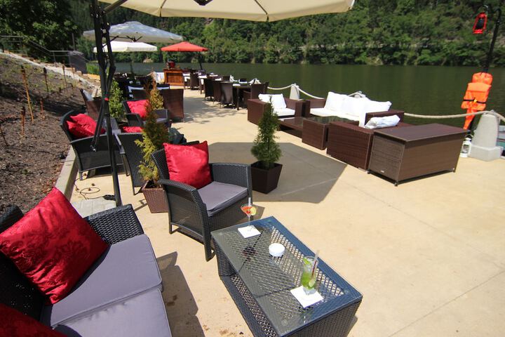 Sundeck 88 of 108