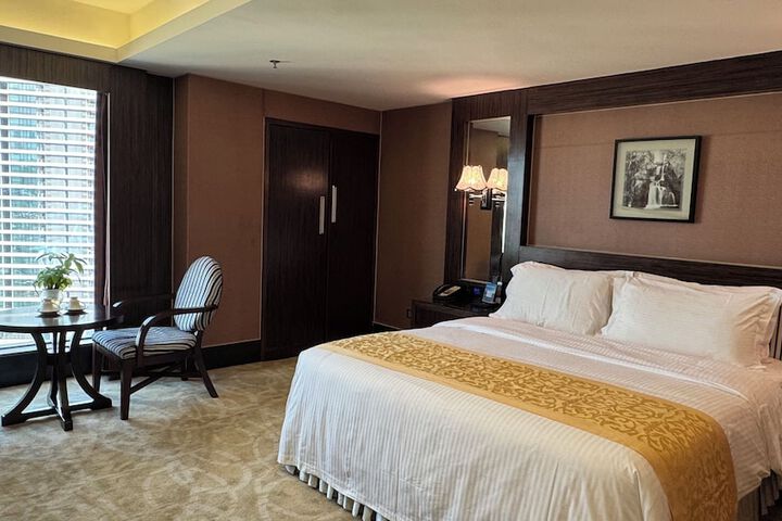 Room 18 of 49