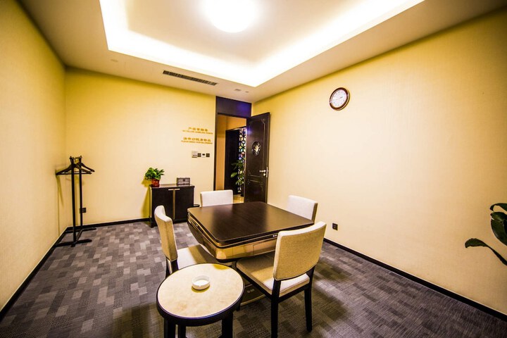 Room 50 of 59