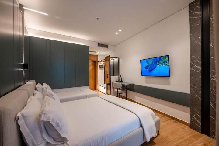 Room 43 of 80