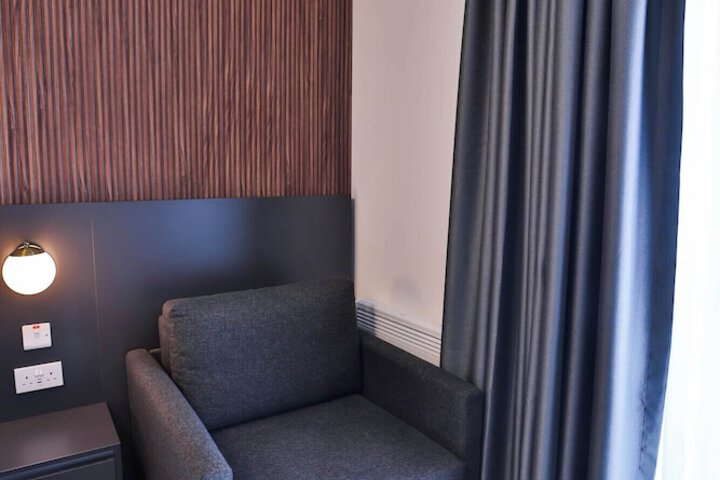 Room 10 of 64