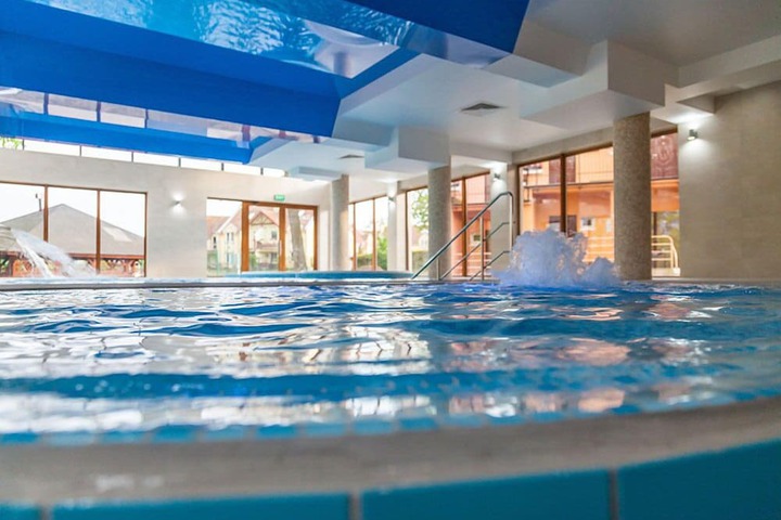 Pool 20 of 42