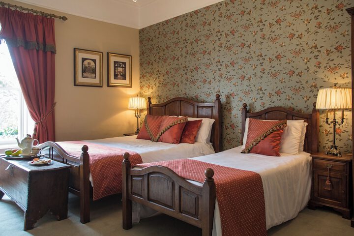 Room 10 of 48