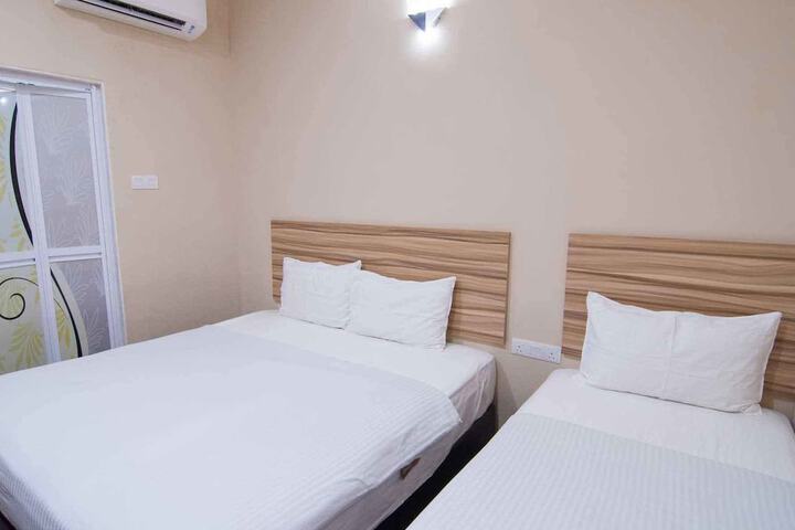 Room 12 of 35
