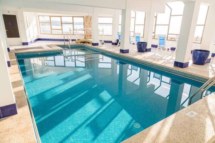 Pool 32 of 64