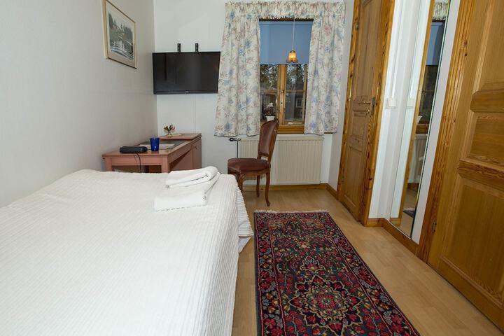 Room 5 of 35