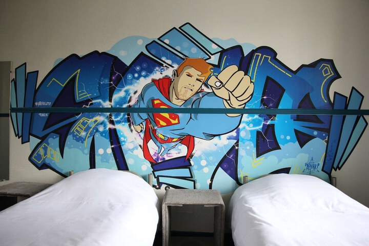 Room 10 of 42