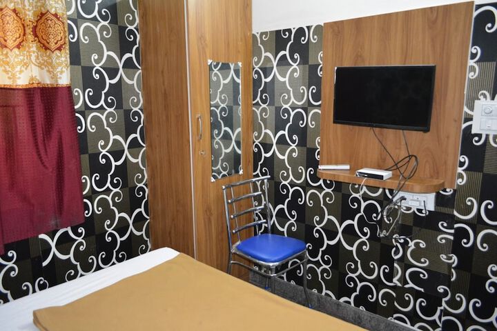 Room 2 of 22
