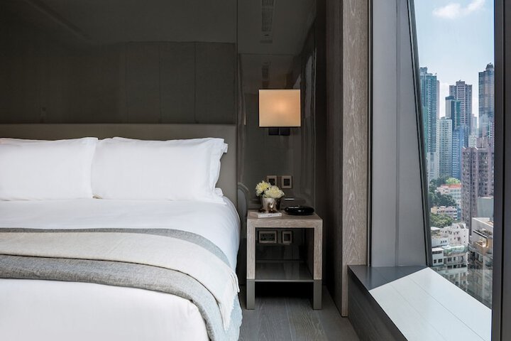 Room 16 of 38