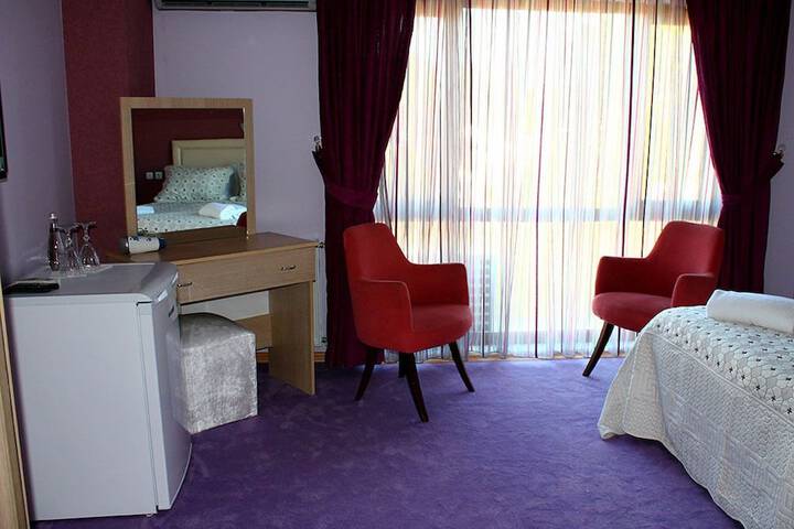Room 25 of 29