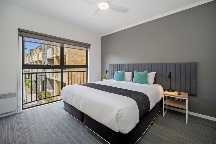 Room 5 of 34