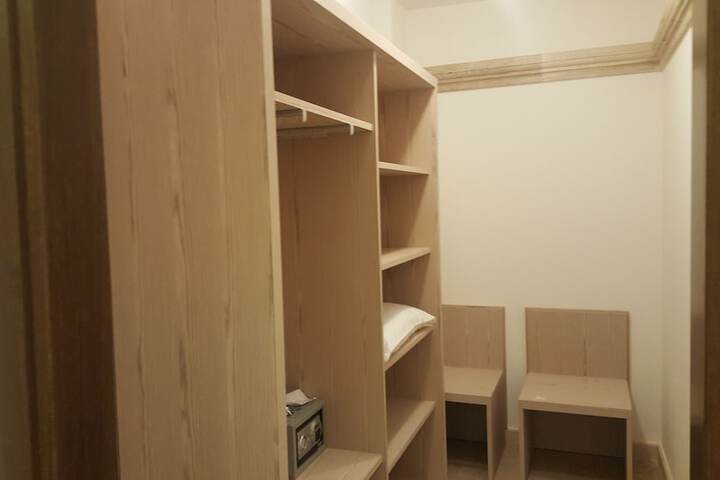 Room 38 of 73