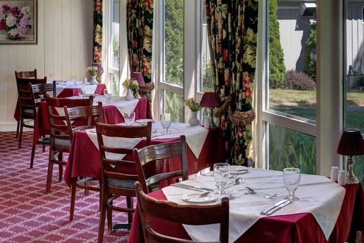 Dining 60 of 88
