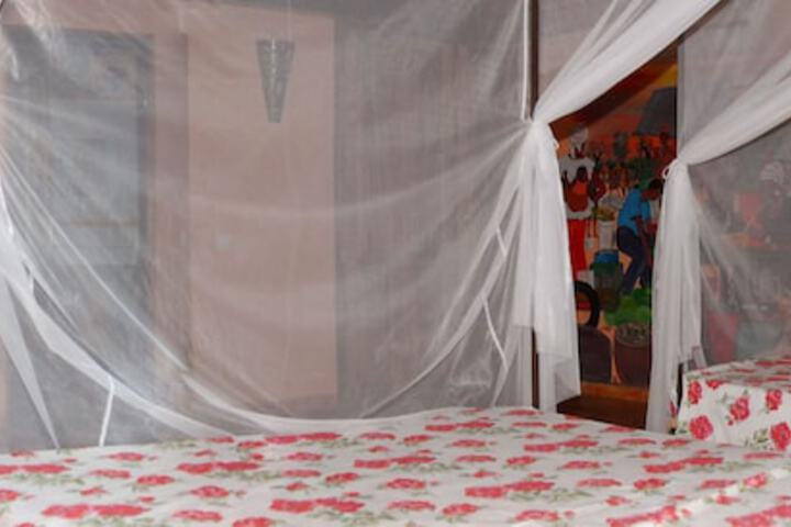 Room 2 of 35