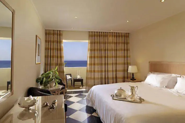 Room 2 of 2