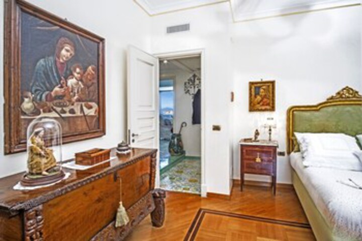 Room 17 of 20