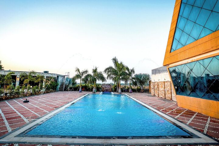 Pool 28 of 43
