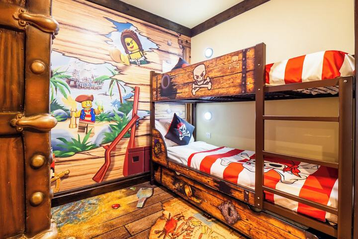 Room 14 of 83