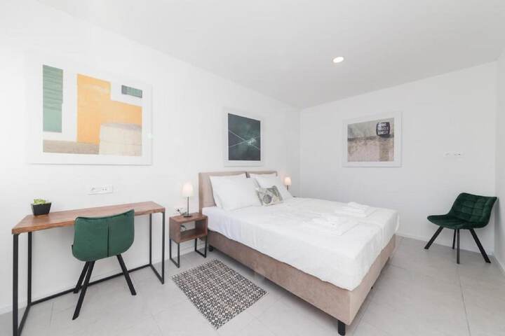 Room 18 of 70