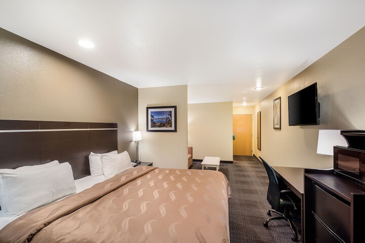 Room 10 of 40
