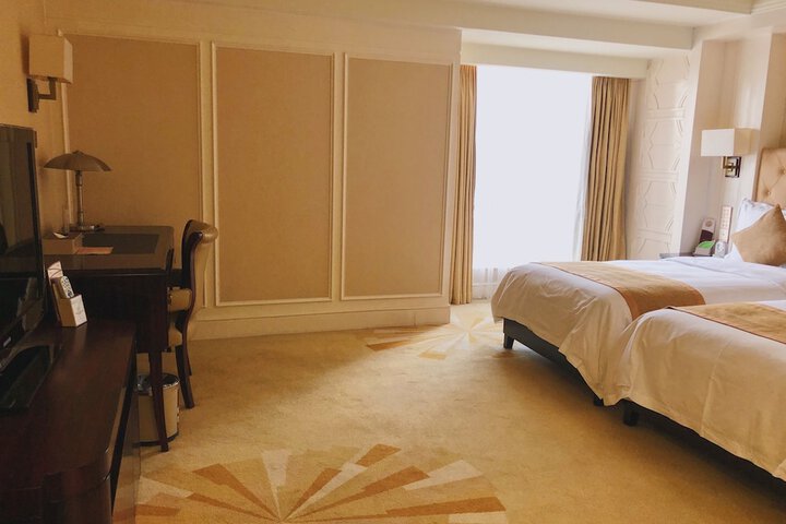 Room 43 of 99