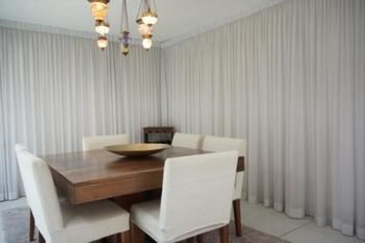 Room 9 of 23